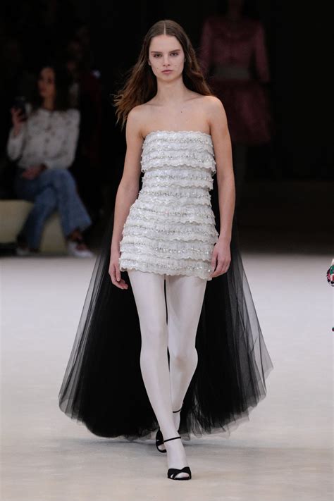 calze bianche chanel|Chanel haute couture ss 24: tra tulle e calze bianche, ispirazione .